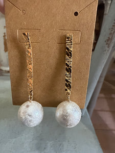 EP36515-001-Pearl Drop Earrings