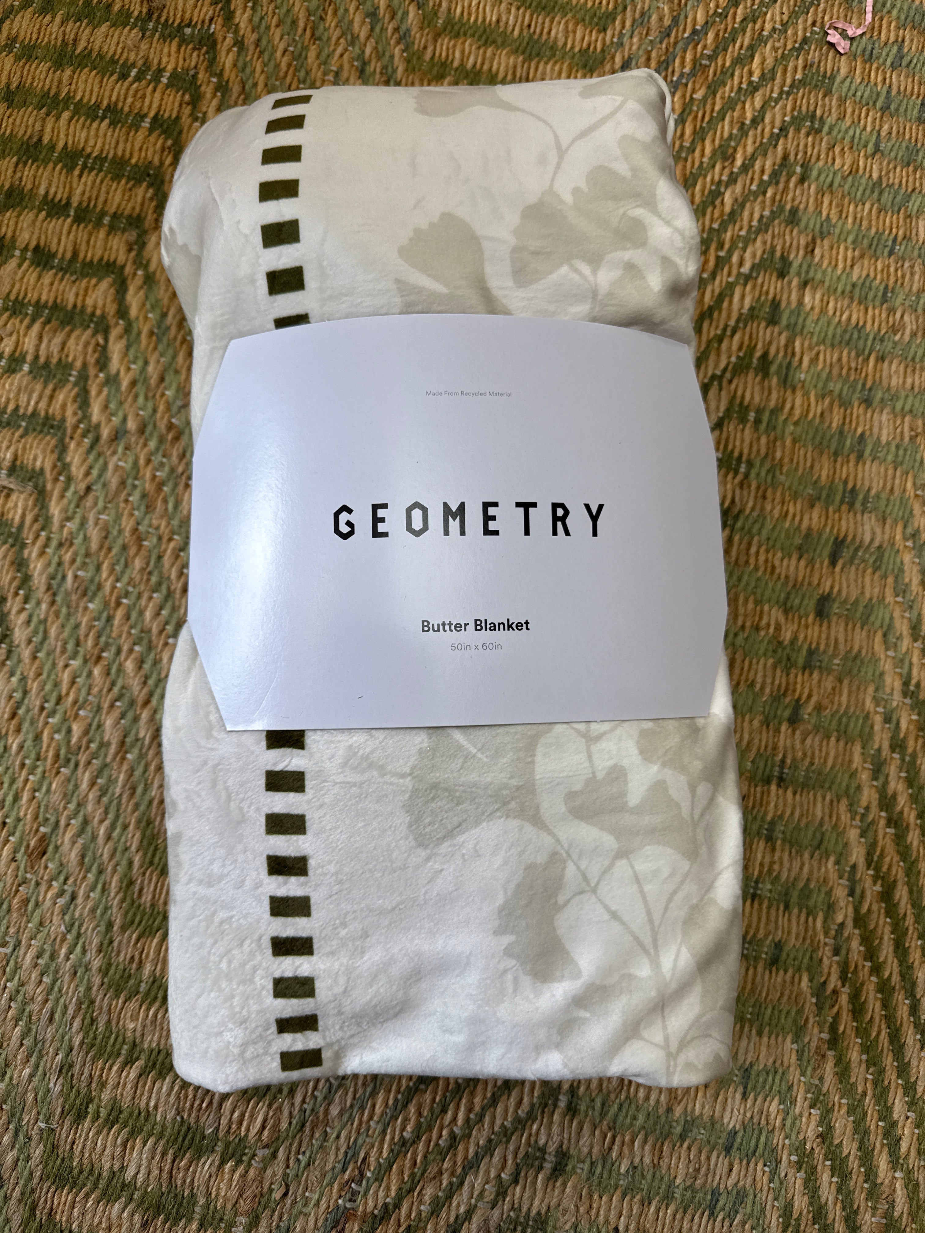 Geometry Butter Blanket-Medium