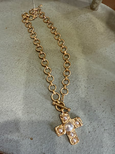 NE83413-Gold/Pearl Cross Becklace