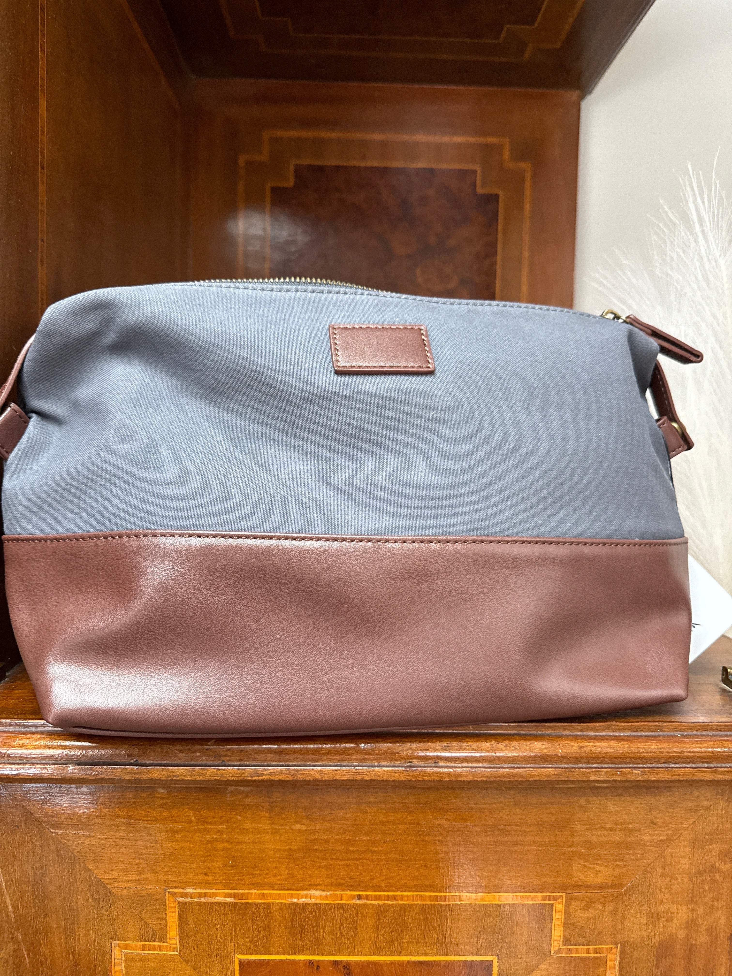 Toiletry Bag-Excursion Deluxe