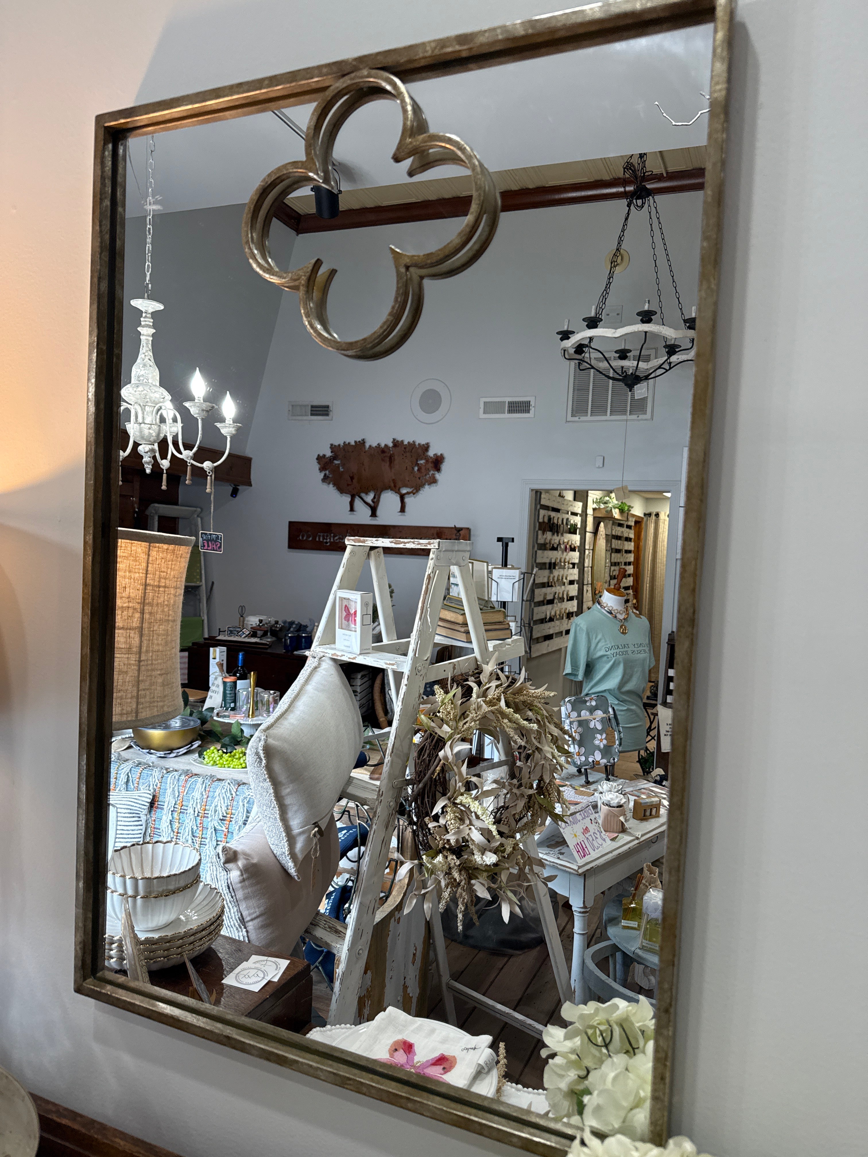 Mirror-2’x3’ Quatrefoil Design