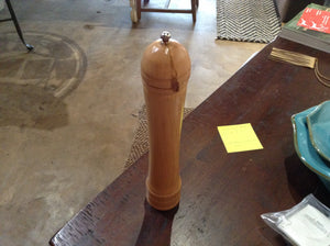 Large pepper mill