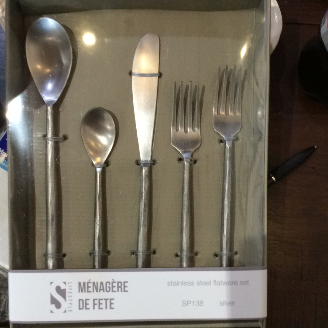 Menagere 5 piece flatware set