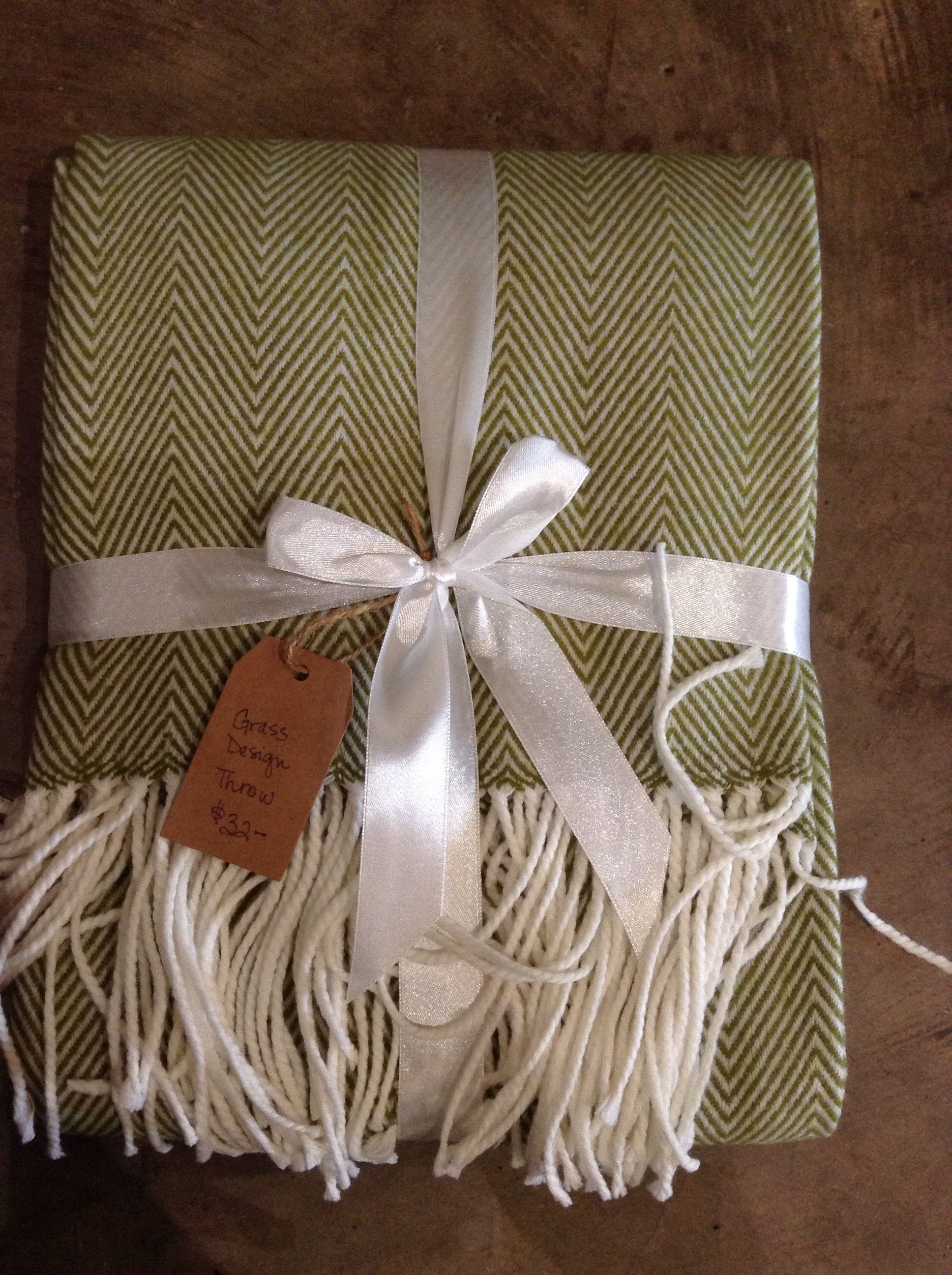 Grass design throw